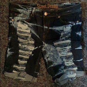 Street Denim ripped Bermuda